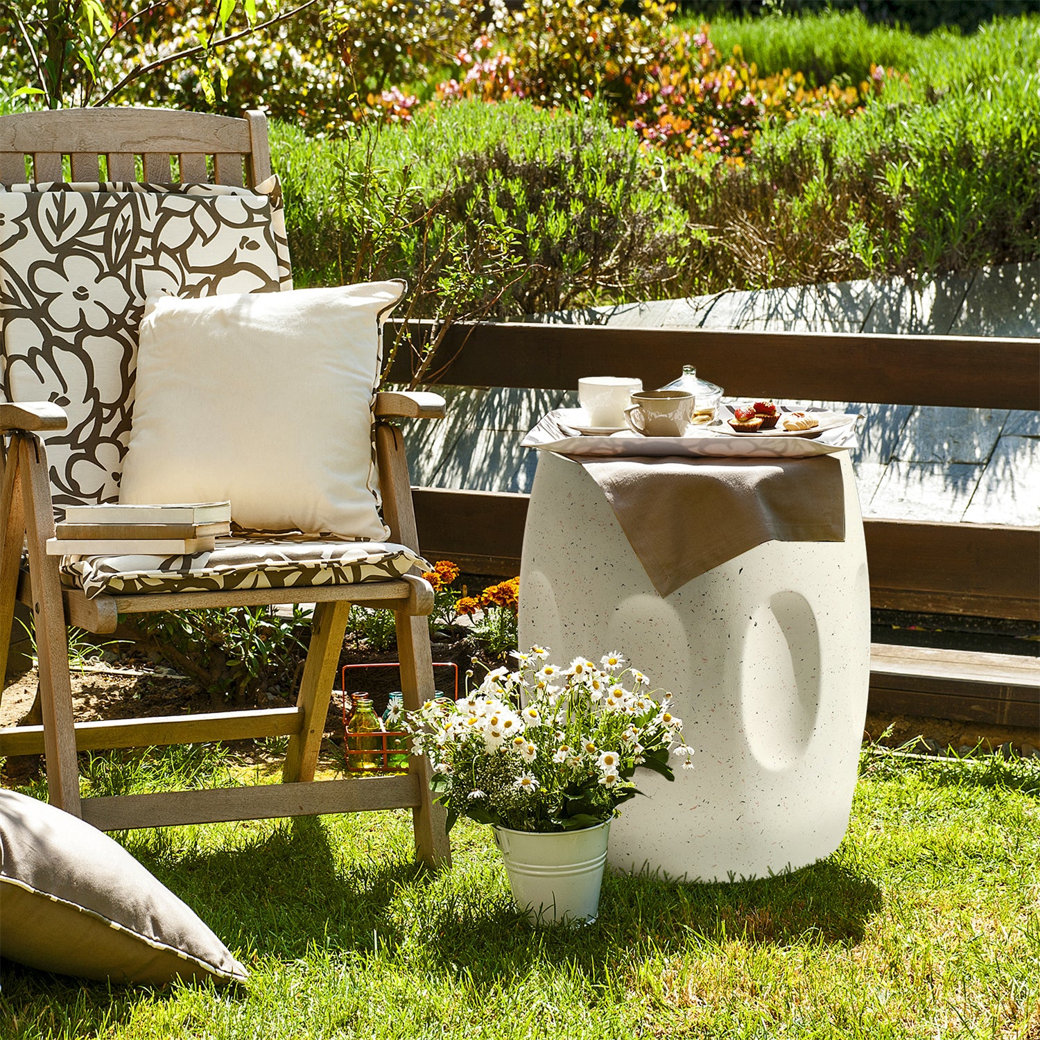 Mesa auxiliar Wisfor de hormigón, moderna y ligera, de 34 x 46 cm, redonda, color blanco roto